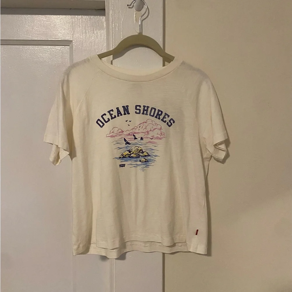 Levi's Women's Graphic Ocean Shores Tee Shirt - Picture 2 of 3